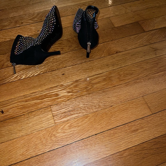 Charles David Afterhours shoes. Gorgeous studded heels - Picture 7 of 7